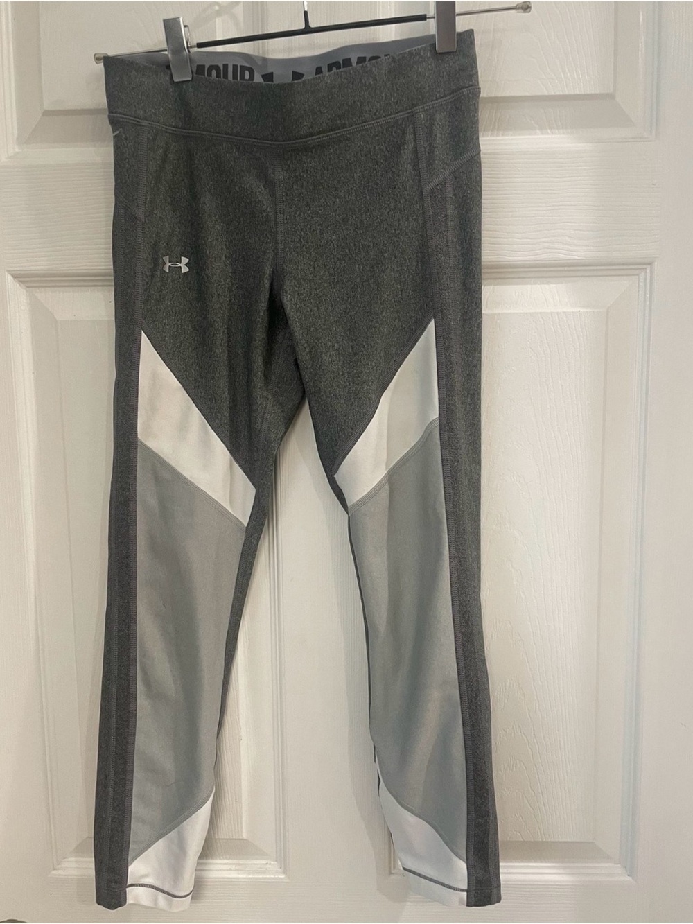Under Armour Girls Gray and White Colorblock Leggings